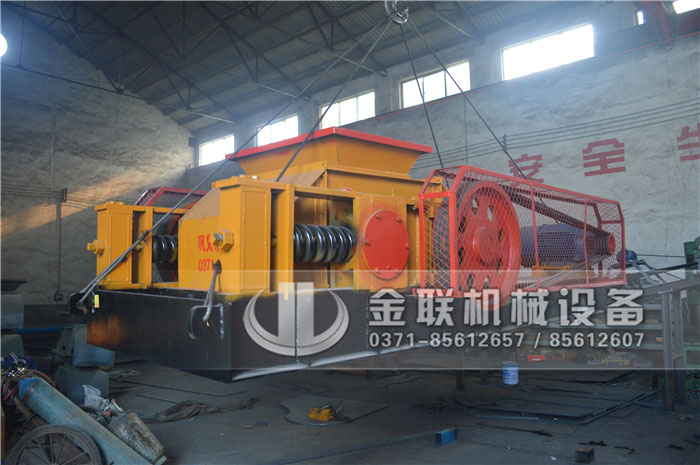 雙齒輥破碎機(jī)安裝、試機(jī)時都有哪些注意事項？