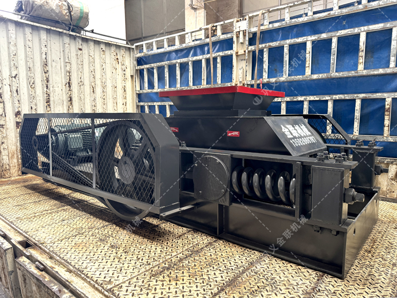 看雙齒輥破碎機如何將原料 “變廢為寶”,鑄就高利潤顆粒塊 看雙齒輥破碎機如何將原料 “變廢為寶”,鑄就高利潤顆粒塊